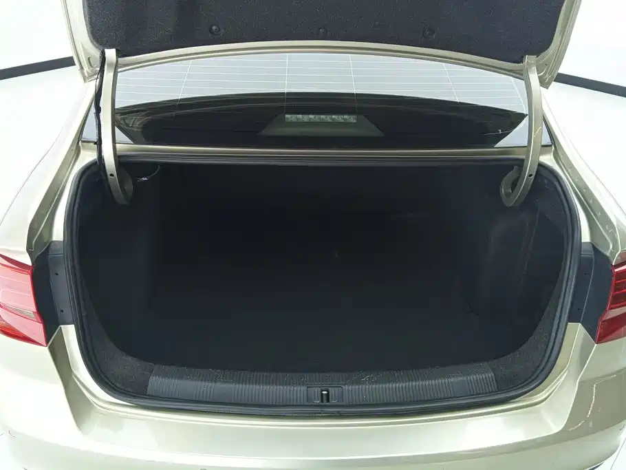Volkswagen Bora — миниатюра 4