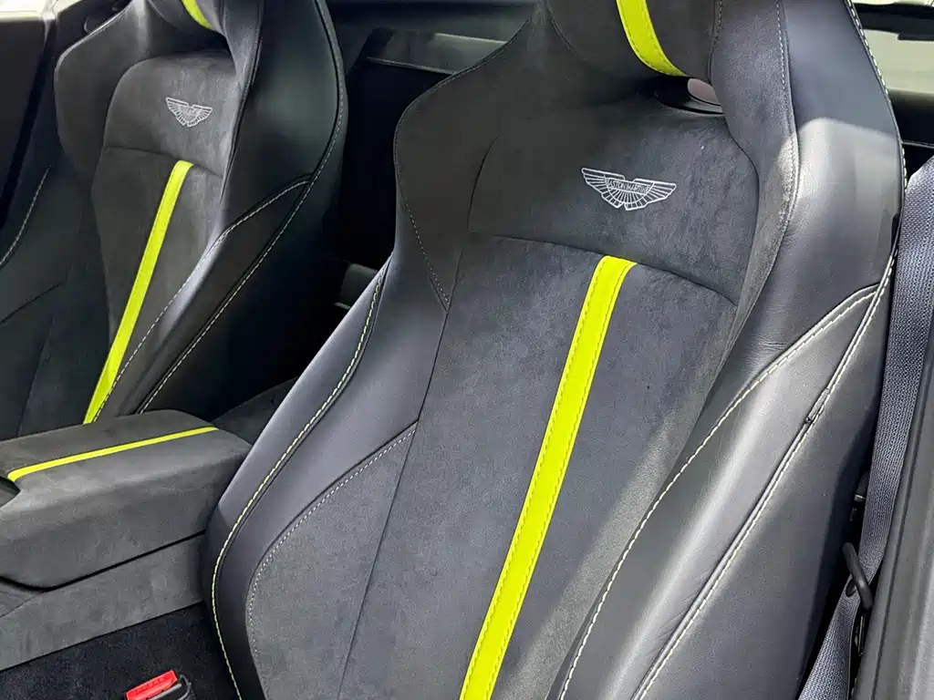 Aston Martin V8 Vantage — миниатюра 8