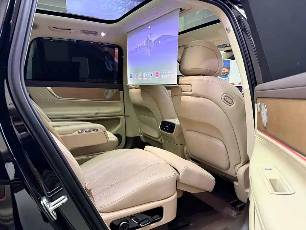 AITO ASK THE WORLD M9