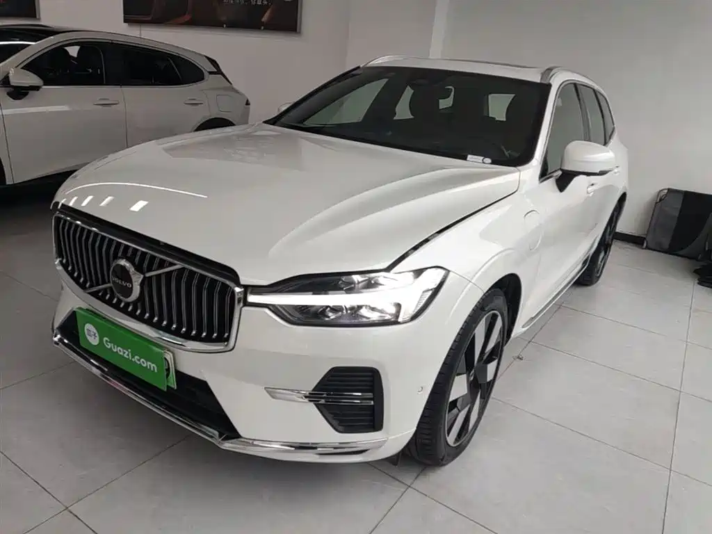Volvo XC60 PHEV 2024