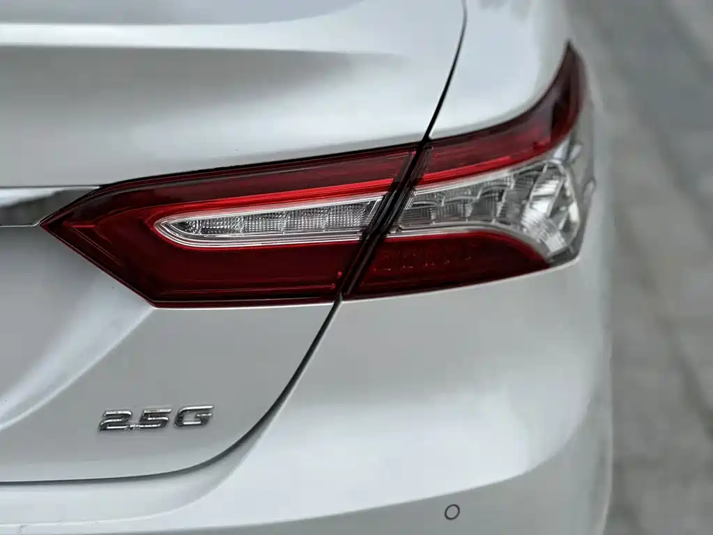 Toyota Camry — миниатюра 13