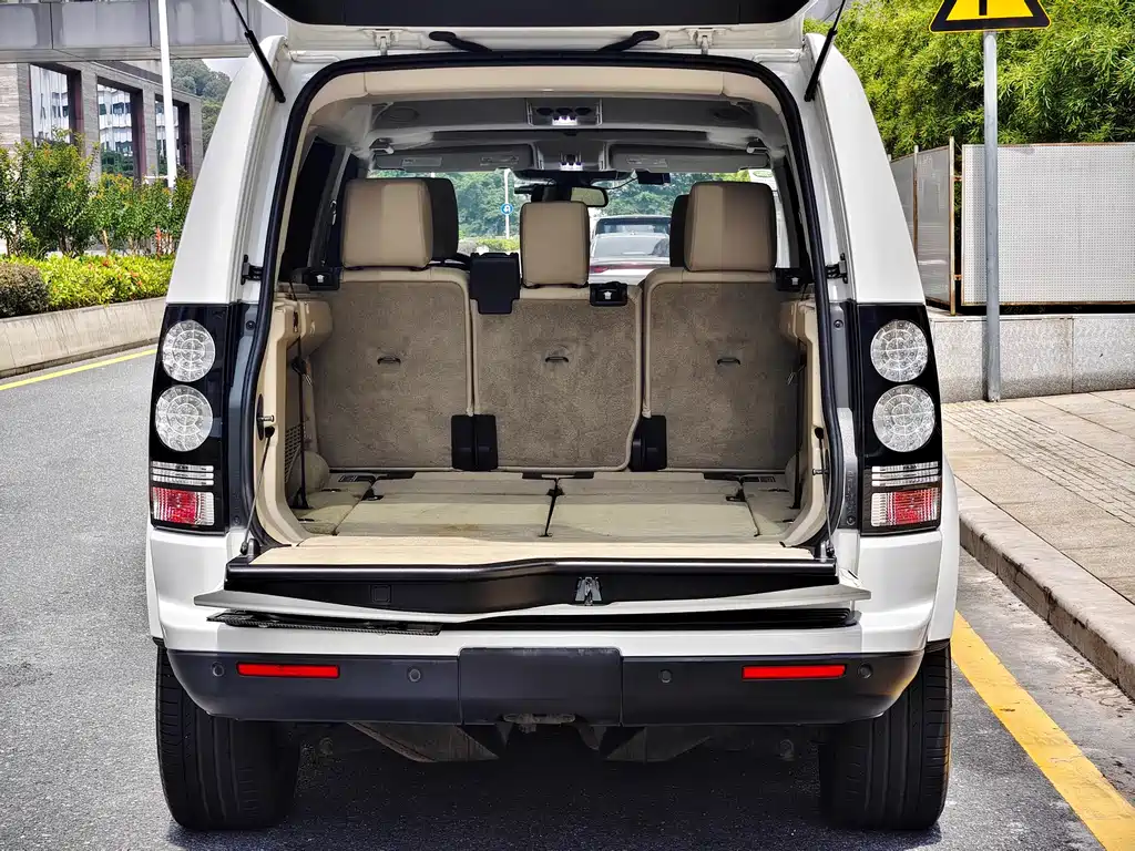 Land Rover Discovery 2014 3.0 SC V6 SE