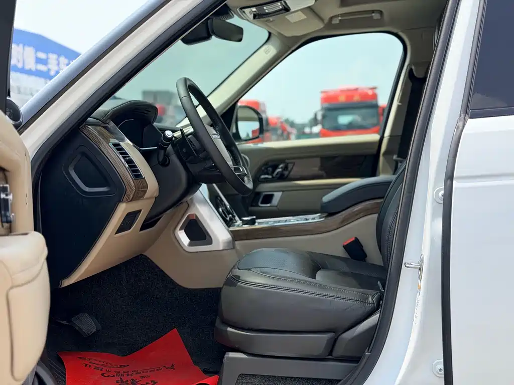 Land Rover Range Rover — миниатюра 17