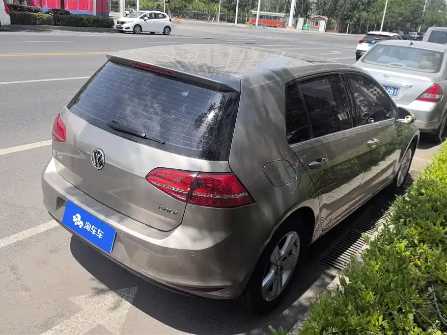 Volkswagen Golf 2016 1.6L AT Comfort