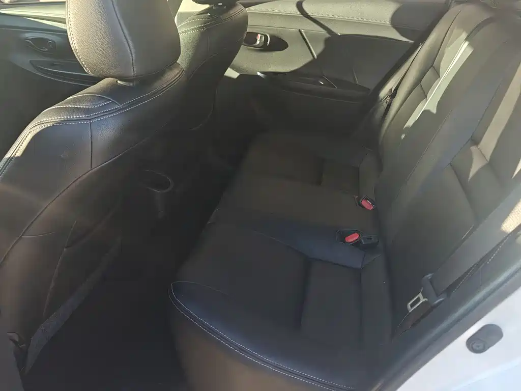 TOYOTA YARIS L ZHIXUAN