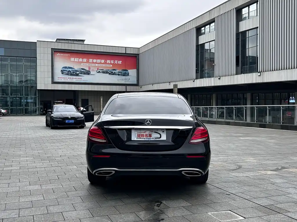 Mercedes-Benz E-Class — миниатюра 15