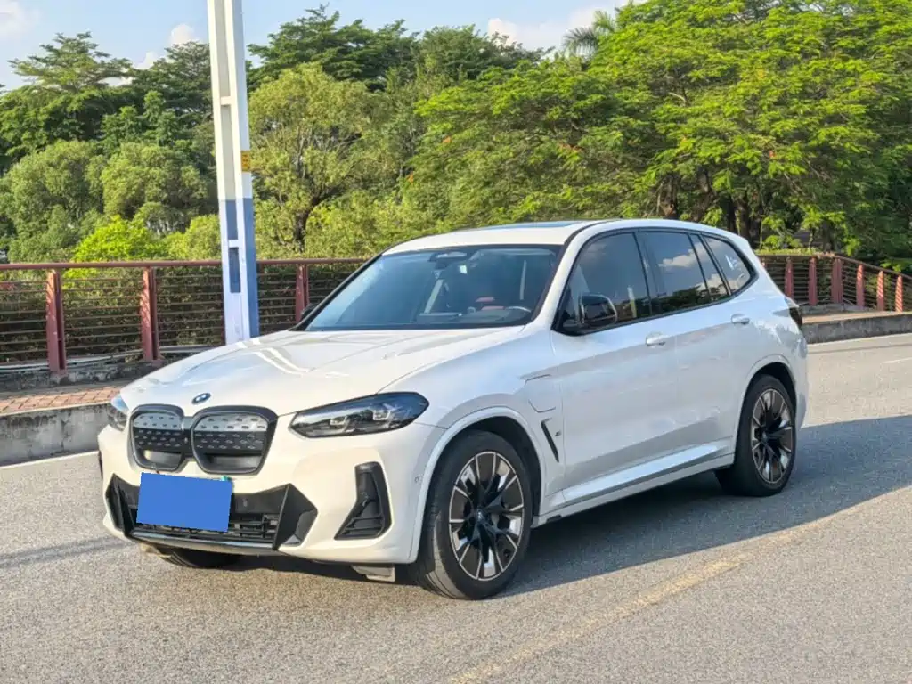 BMW iX3 2023 Lead