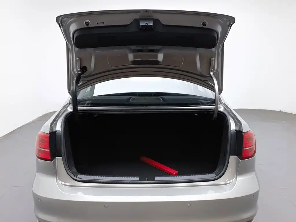 Volkswagen Sagitar — миниатюра 16