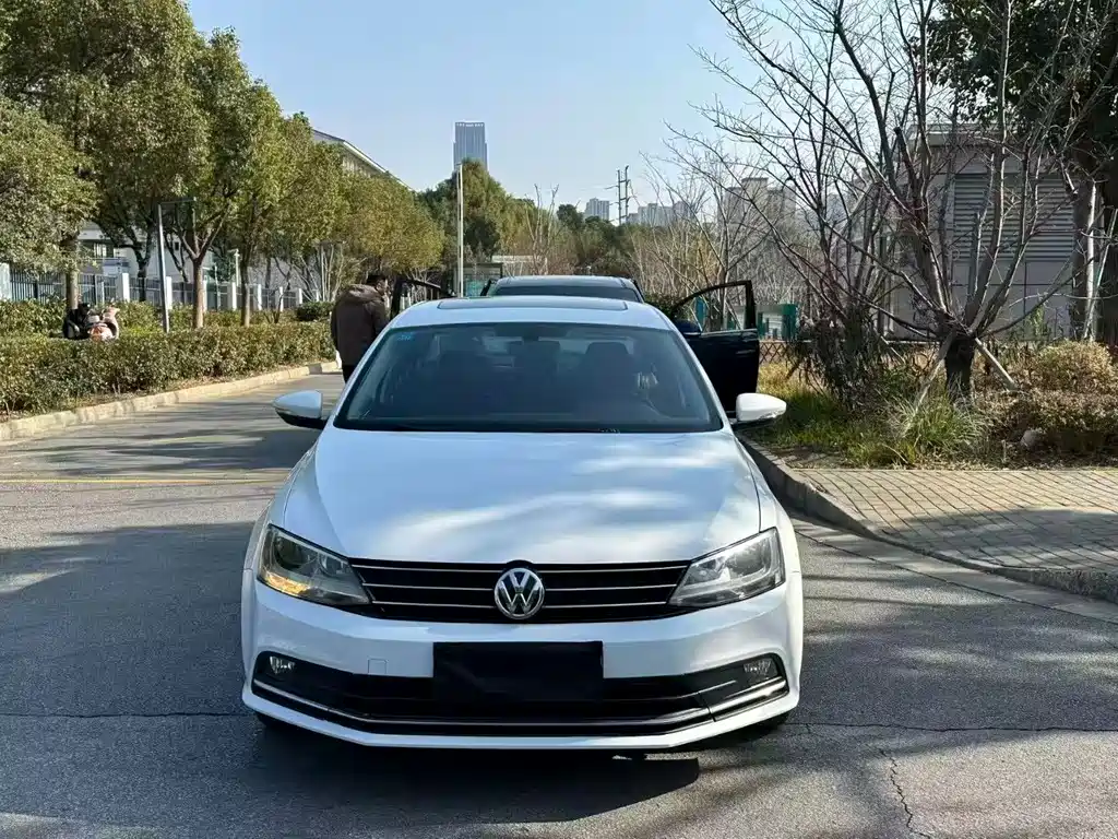Volkswagen Sagitar 2014 1.4TSI AT Luxury