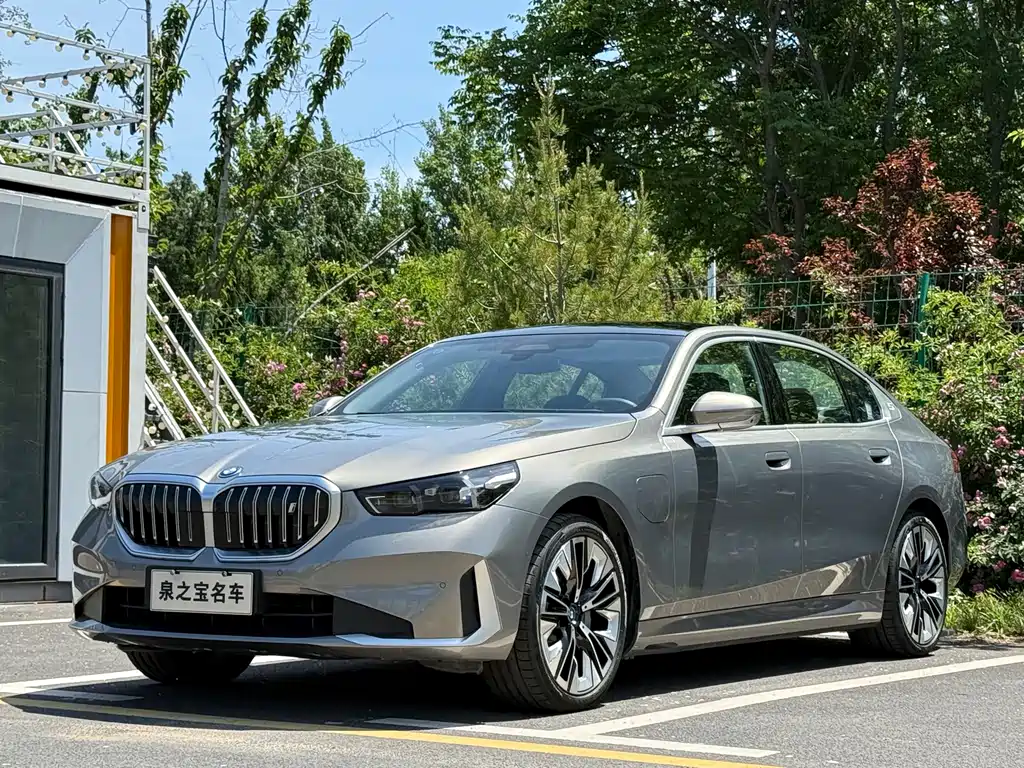 BMW i5 2024