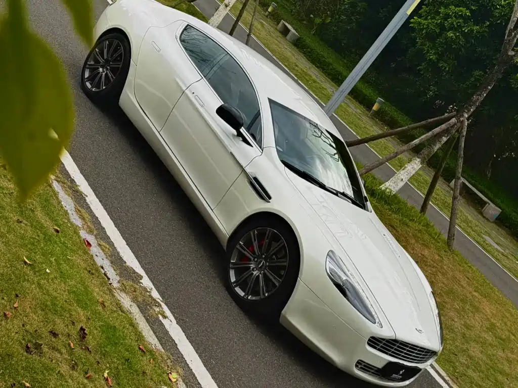 Aston Martin Rapide 2010 6.0L