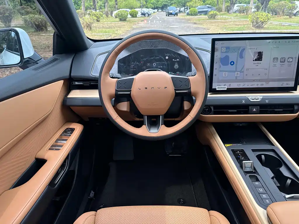 Lexus ES — миниатюра 16