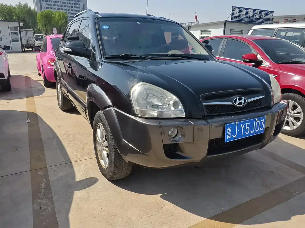 Hyundai Tucson 2009 2.0L MT Fashion