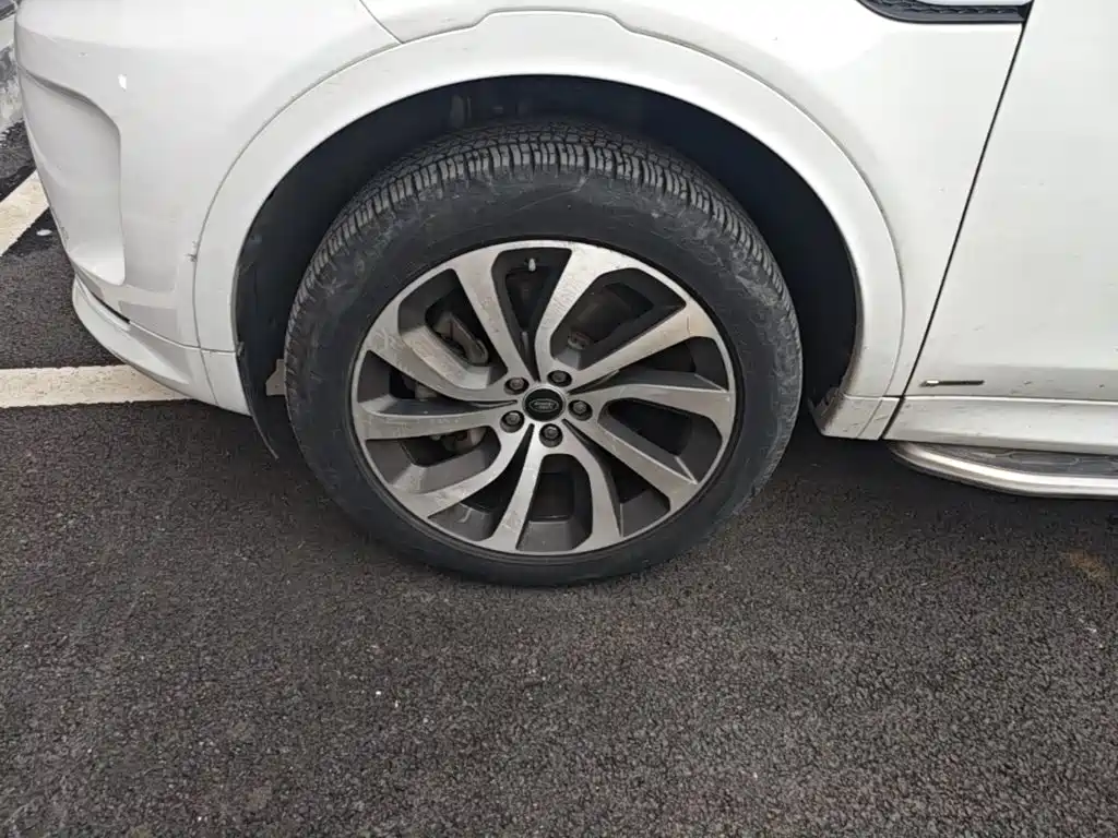 Land Rover Discovery Sport — миниатюра 23