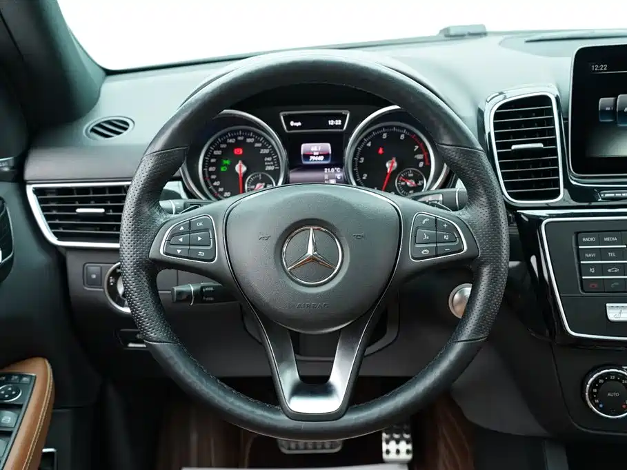 Mercedes-Benz GLE — миниатюра 16