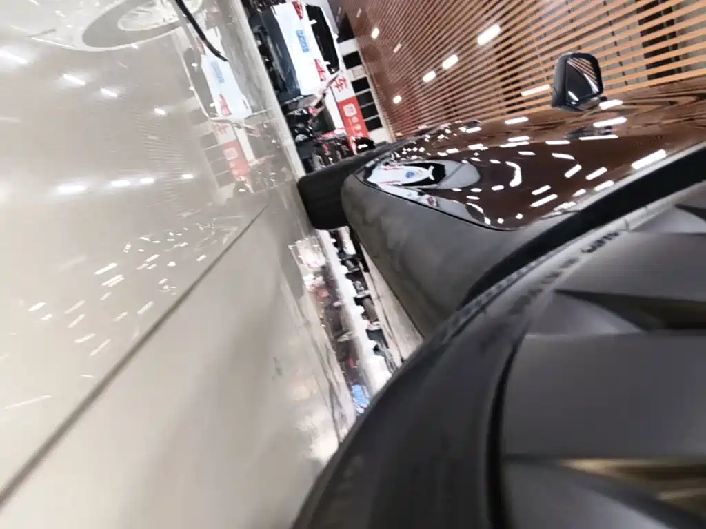 Tesla Model Y — миниатюра 22