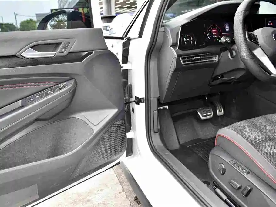 Volkswagen Golf GTI — миниатюра 11