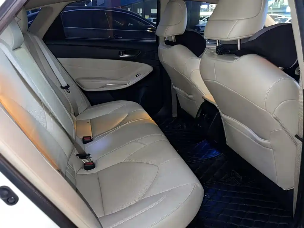 Toyota Avalon — миниатюра 14