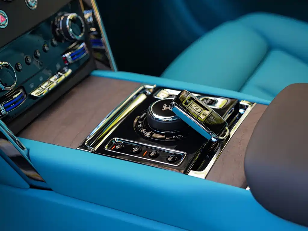 Rolls-Royce Cullinan — миниатюра 15
