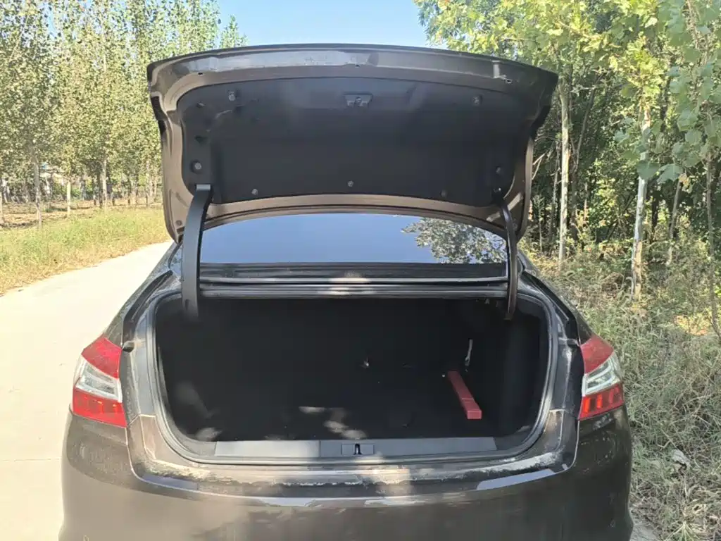 Peugeot 408 — миниатюра 19