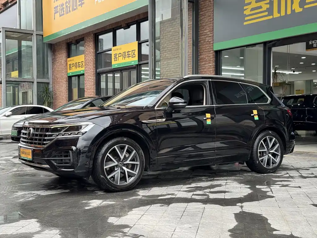 Volkswagen Touareg 2021 3.0TSI Sport