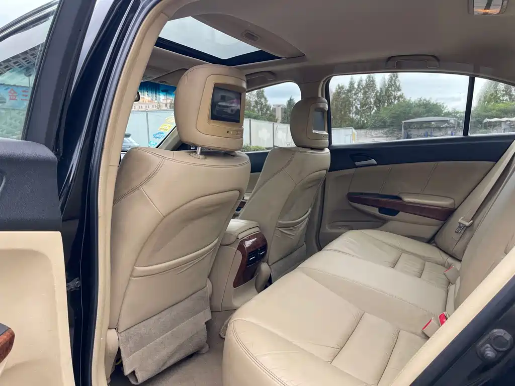 Honda Accord — миниатюра 10