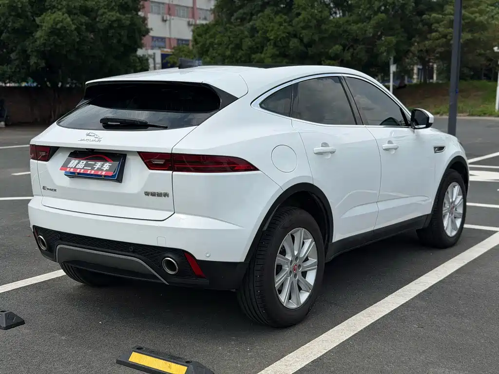 Jaguar E-PACE — миниатюра 5