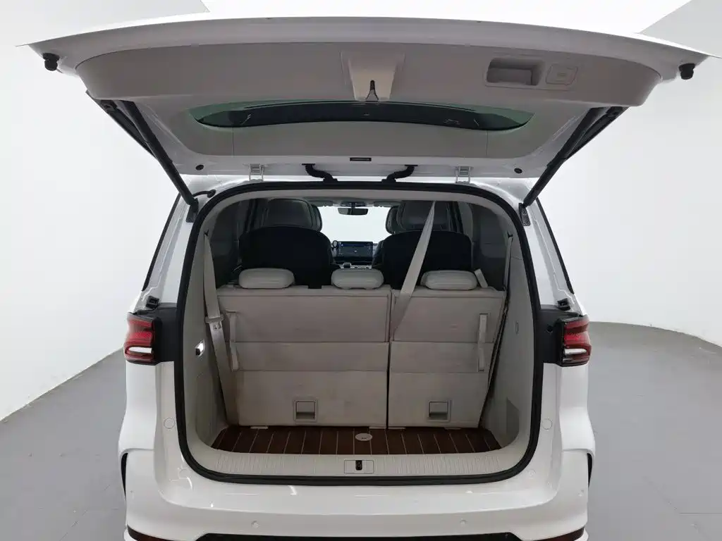 Roewe iMAX8 — миниатюра 16