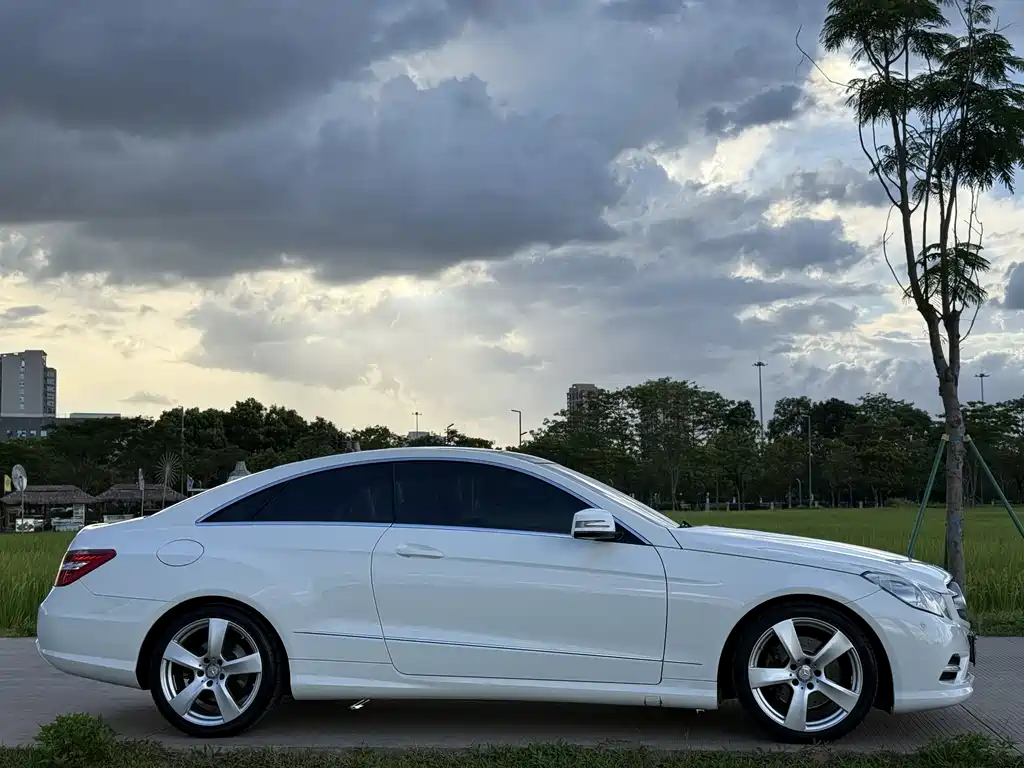 Mercedes-Benz E-Class E 2012 E 200 CGI Coupe
