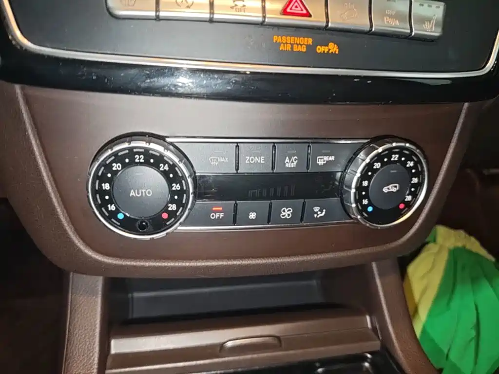 Mercedes-Benz GLE (Import) — миниатюра 13