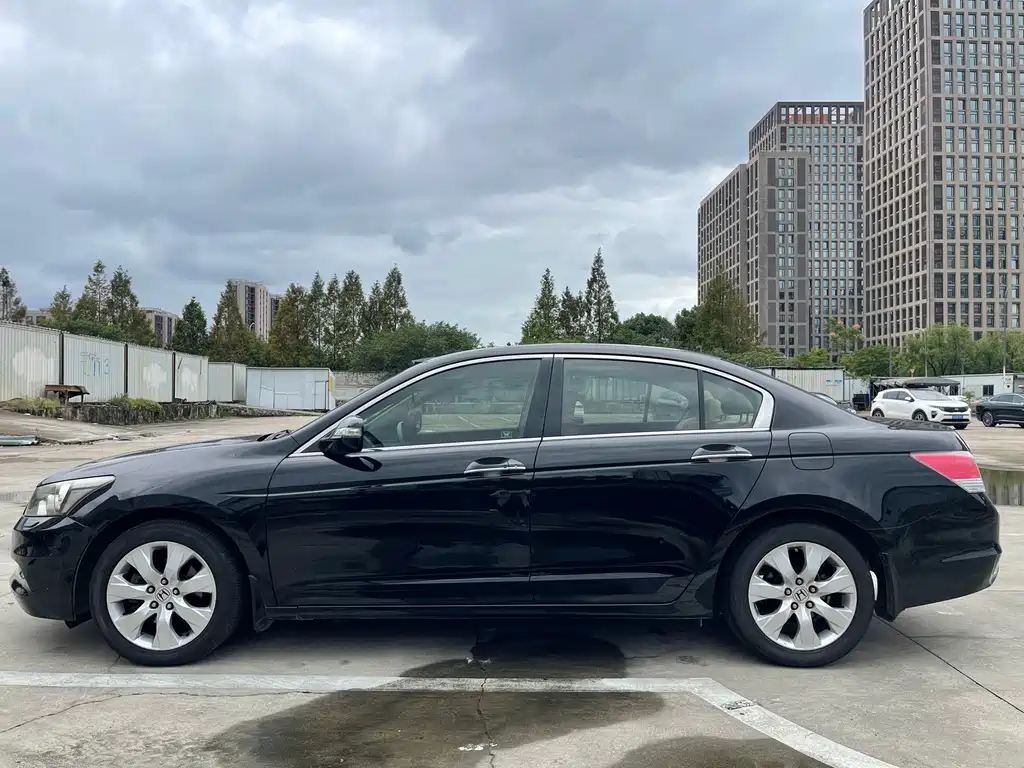 Honda Accord — миниатюра 14