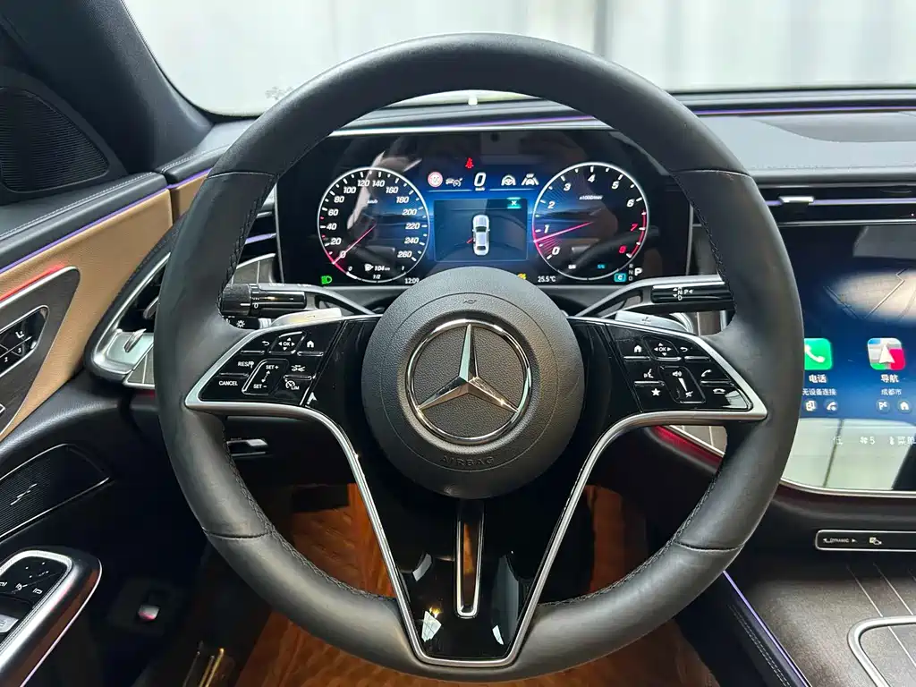Mercedes-Benz E-Class — миниатюра 7
