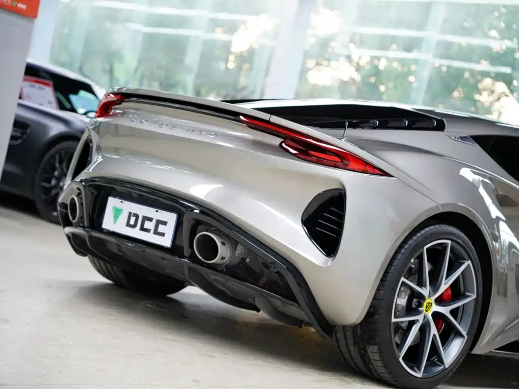 Lotus Emira — миниатюра 6