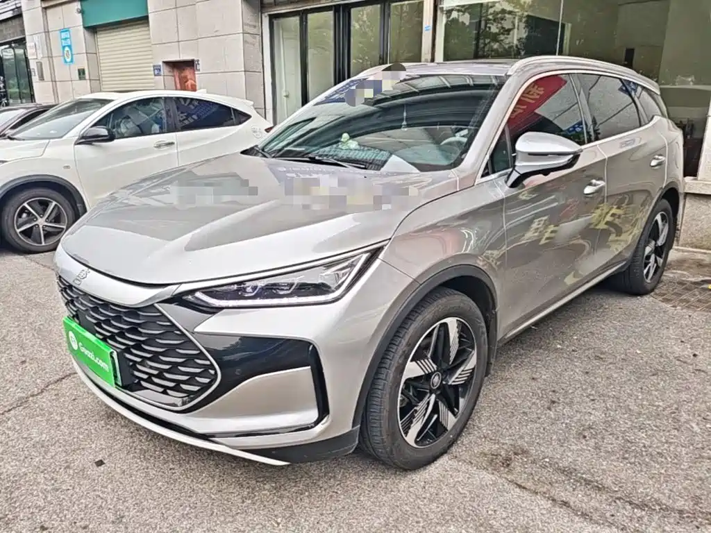 BYD Tang PHEV 2024 — фото 1