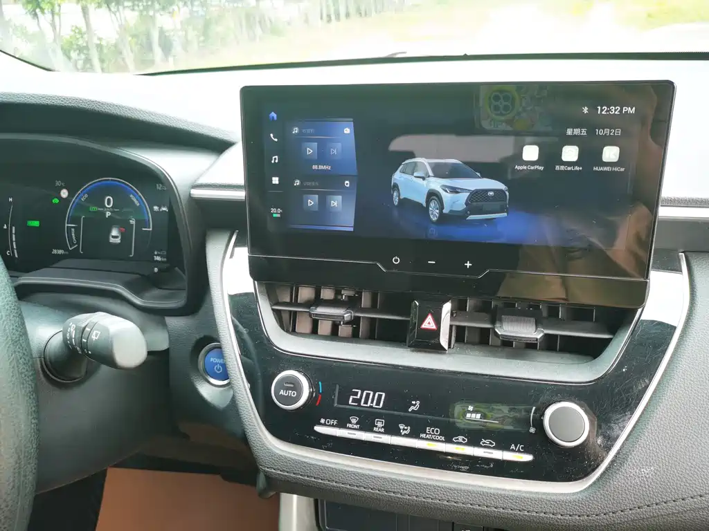 Toyota Corolla Cross — миниатюра 10