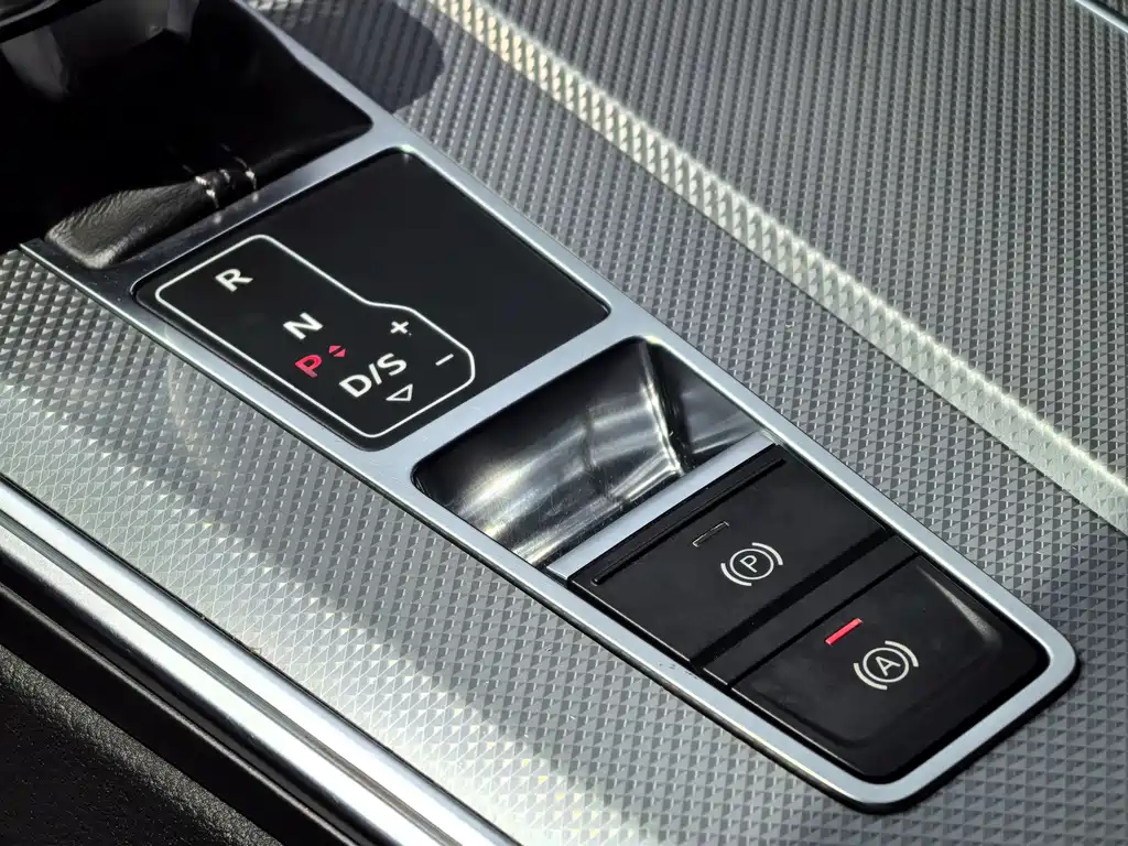 Audi A6L — миниатюра 15