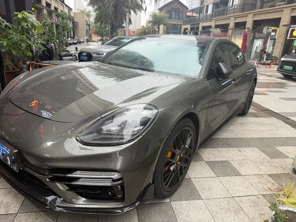 Porsche Panamera 2023