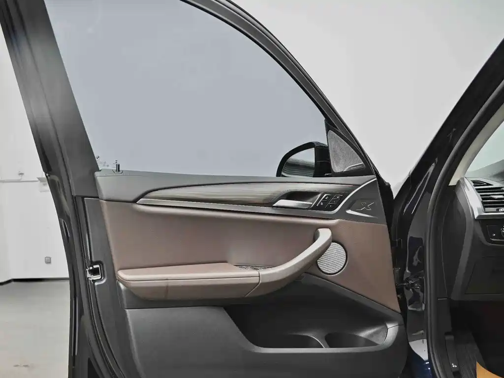 BMW X3 — миниатюра 13