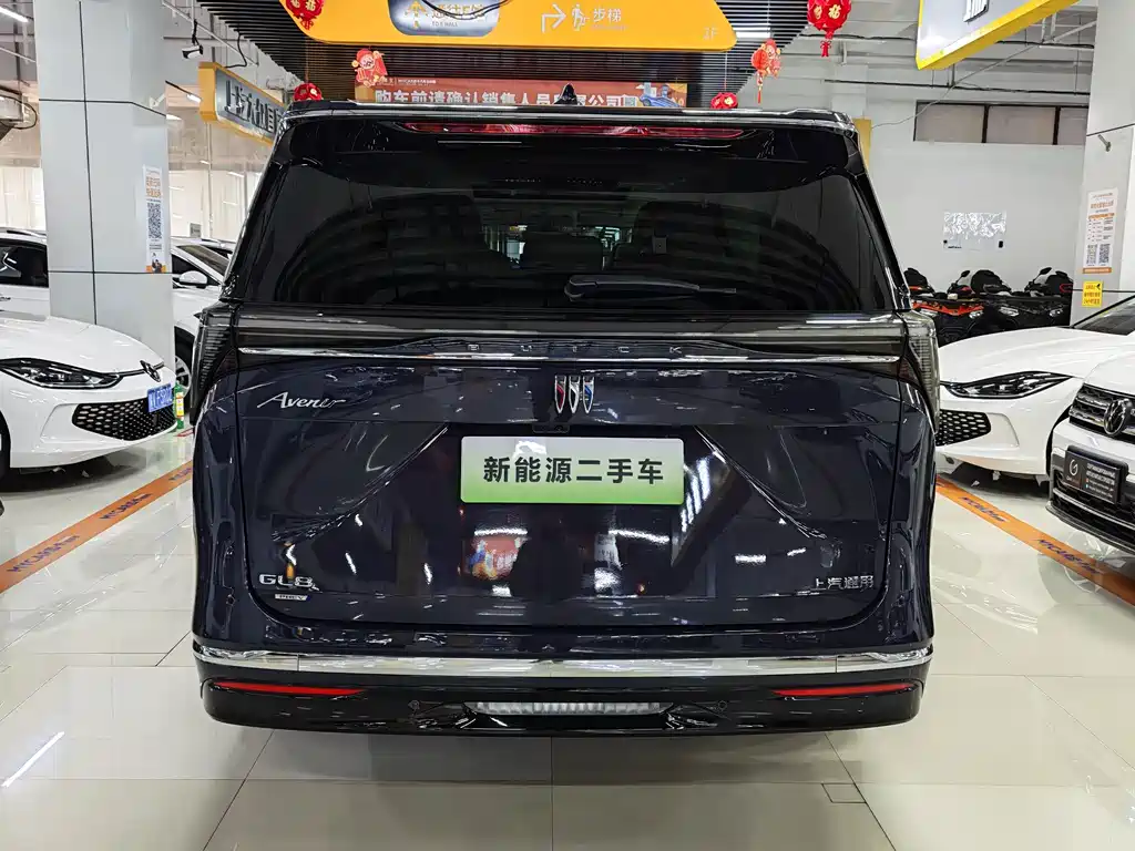 Buick GL8 Hybrid — миниатюра 5