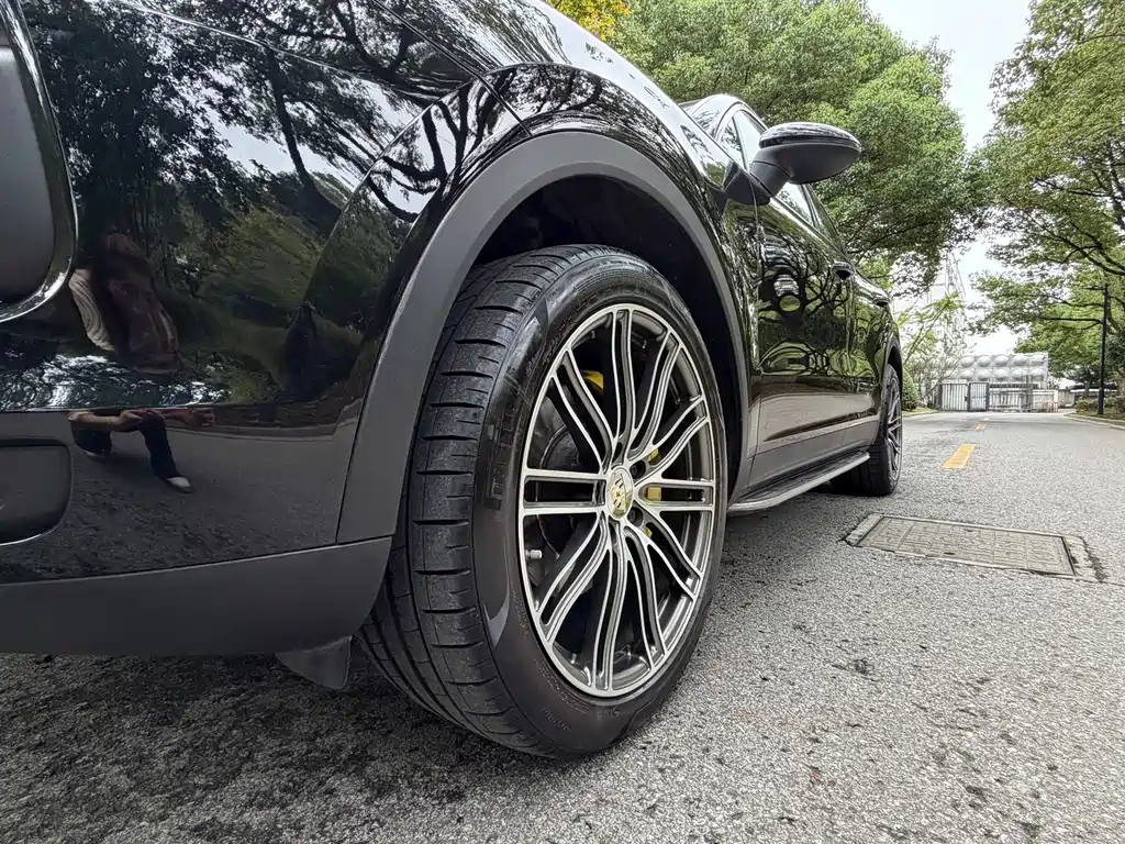 Porsche Cayenne — миниатюра 13