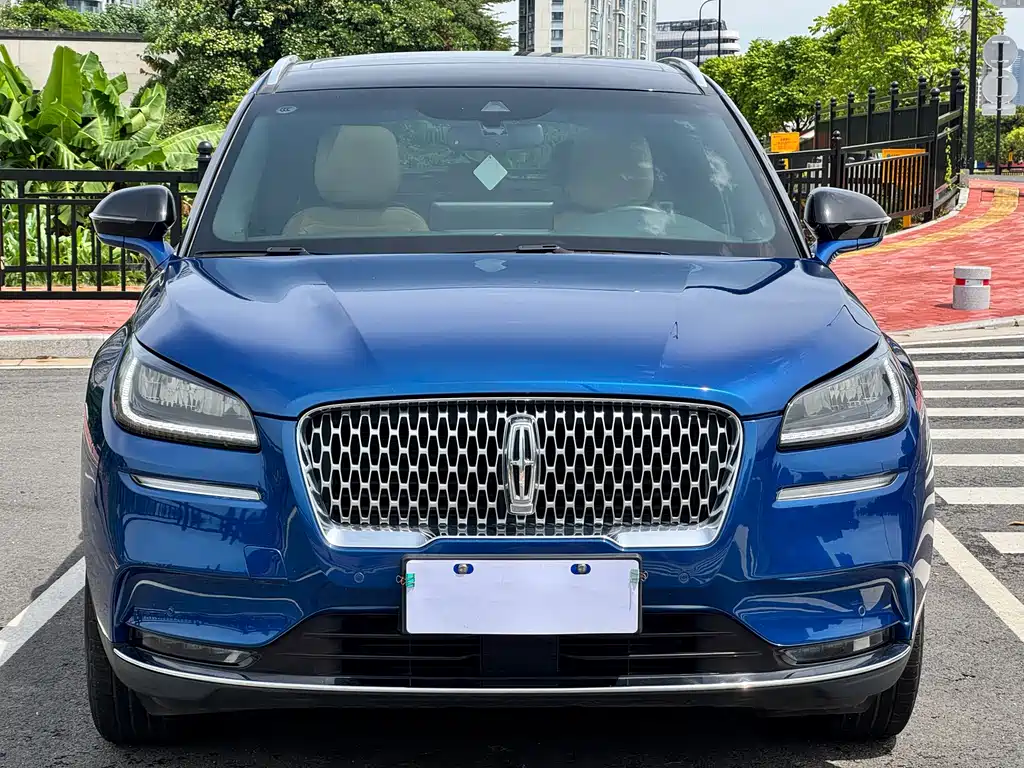Lincoln Corsair — миниатюра 2