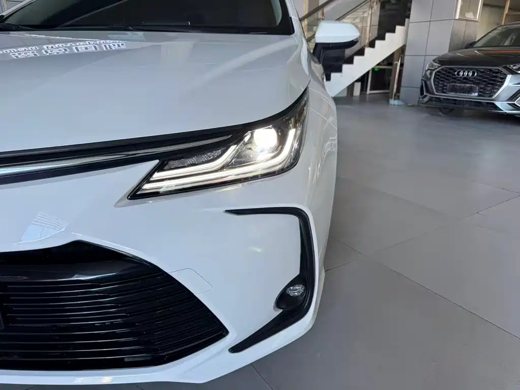 Toyota Corolla — миниатюра 7