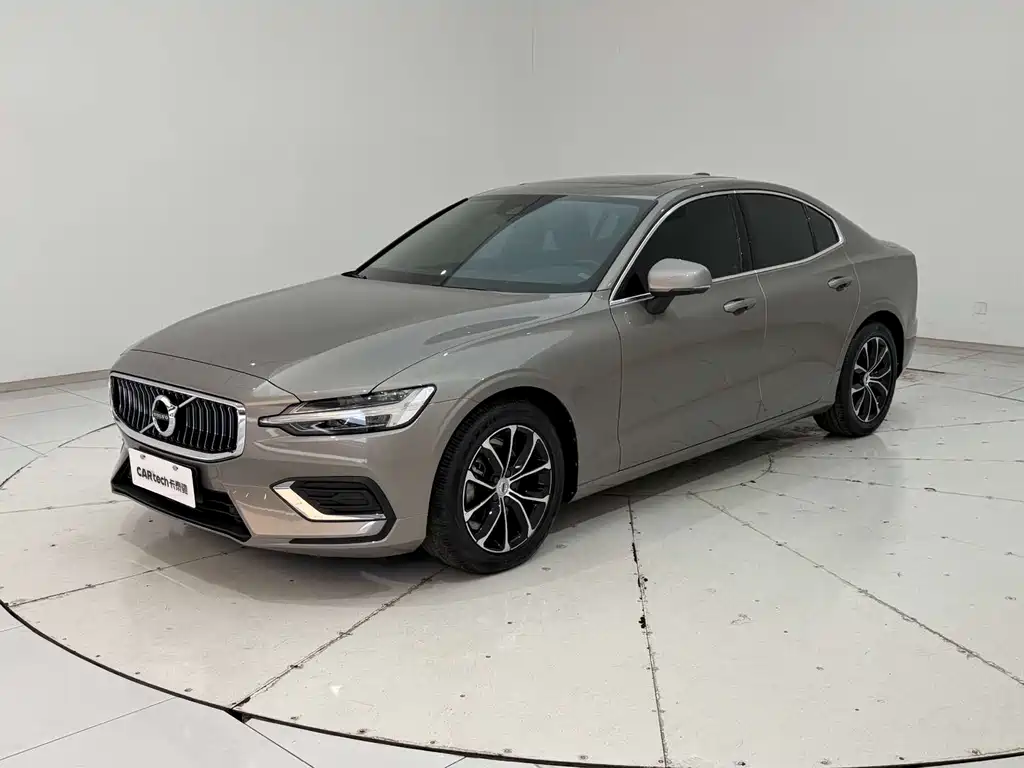 Volvo S60 2022 B4 Luxury
