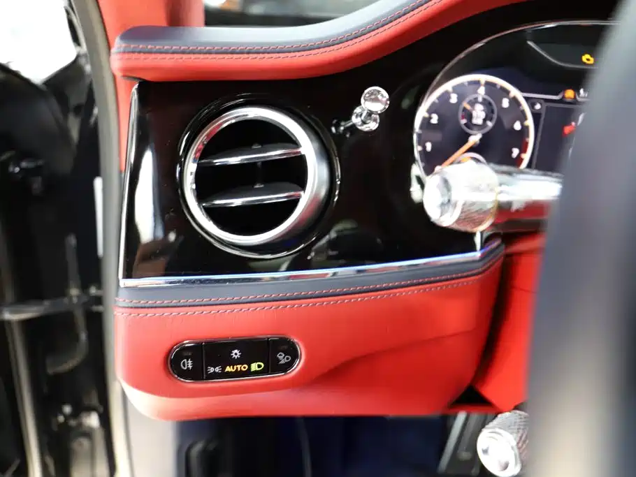 Bentley Flying Spur — миниатюра 9