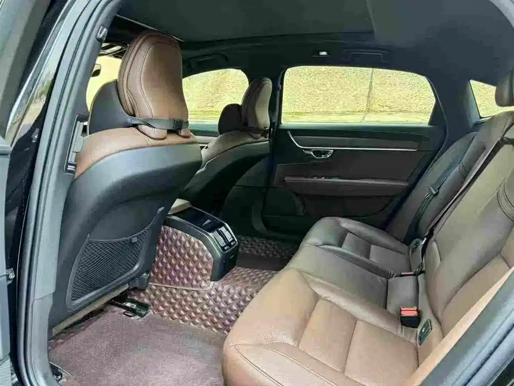 Volvo S90 — миниатюра 6