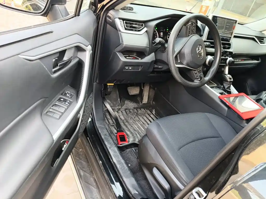 Toyota RAV4 — миниатюра 16