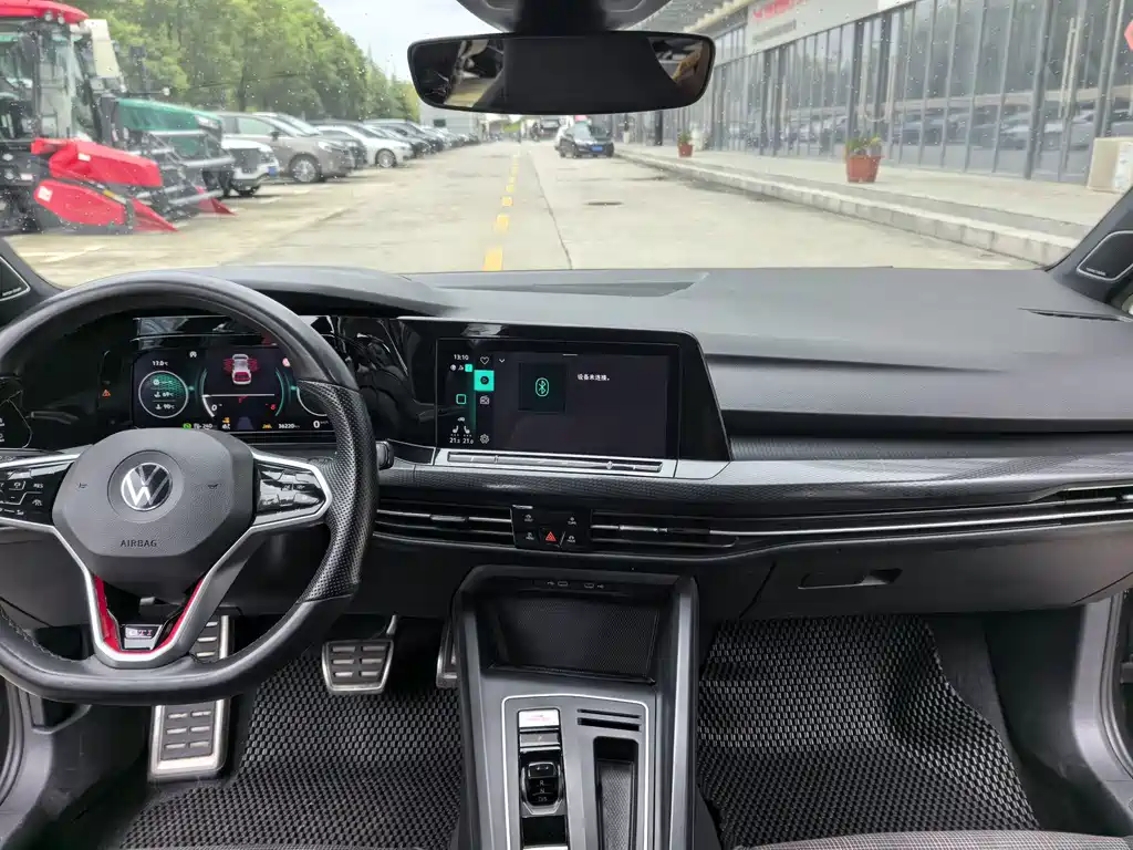 Volkswagen Golf GTI — миниатюра 25