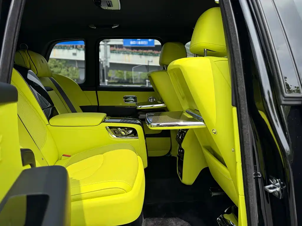 Rolls-Royce Cullinan — миниатюра 26