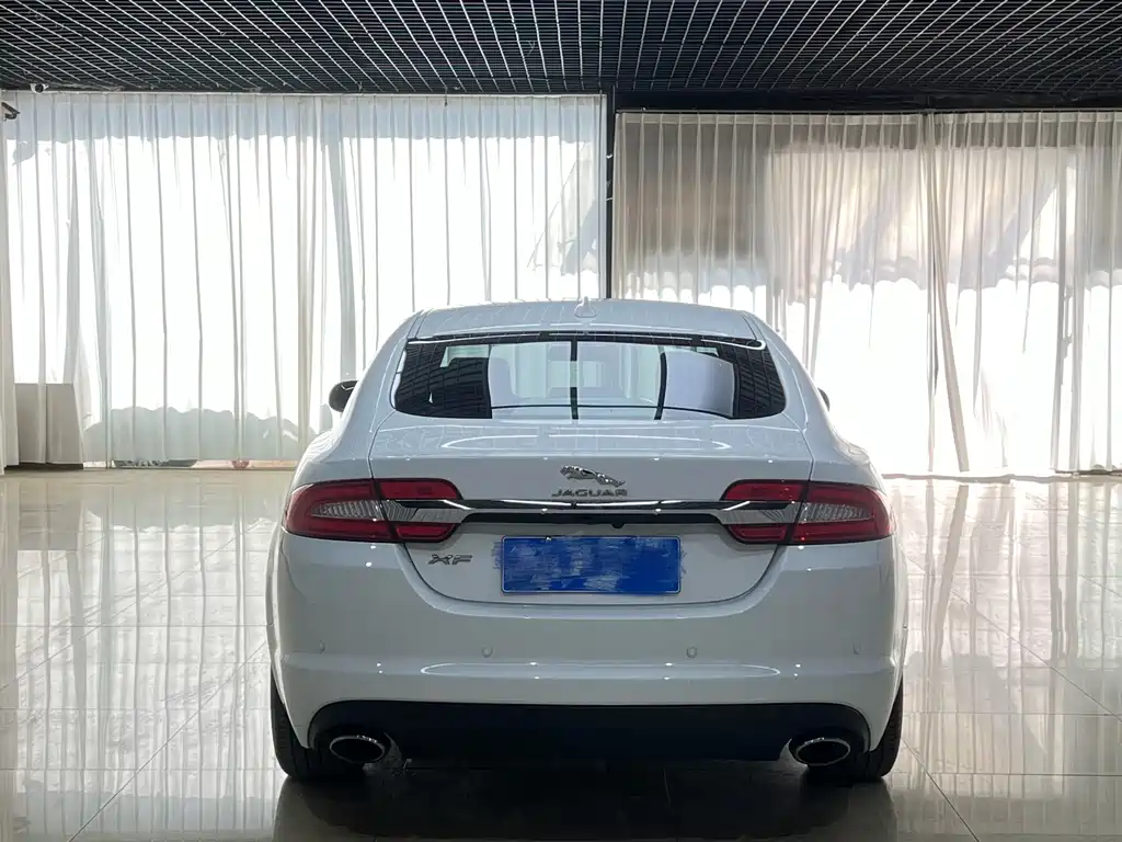 Jaguar XF — миниатюра 5