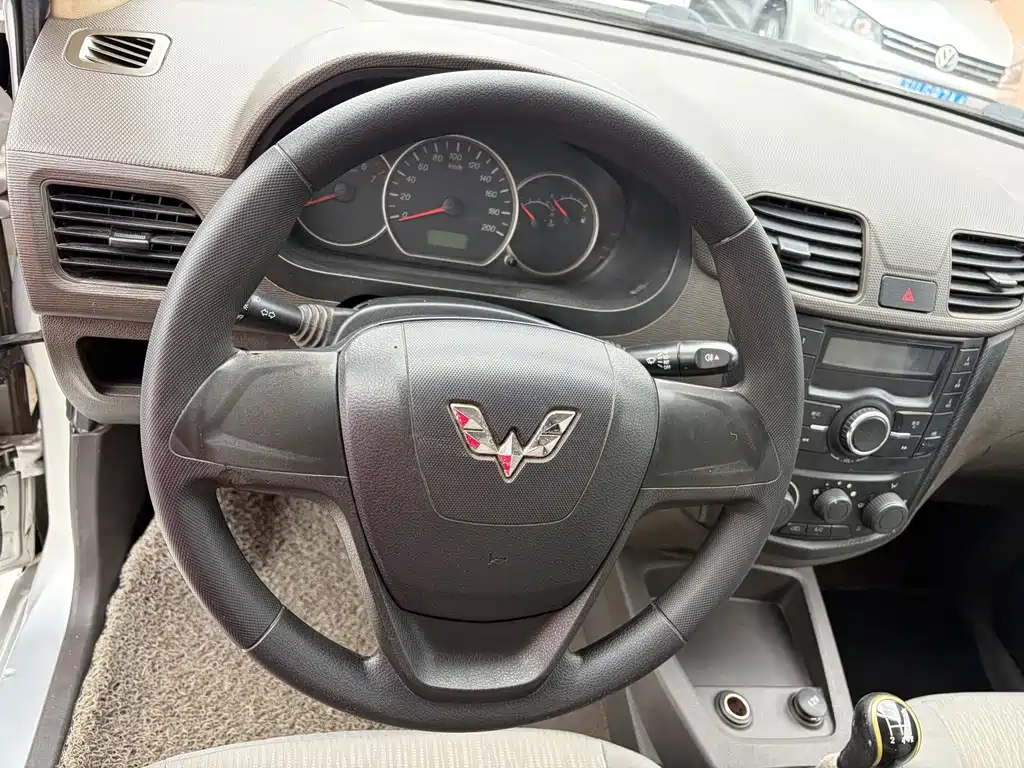 Wuling Hongguang — миниатюра 17